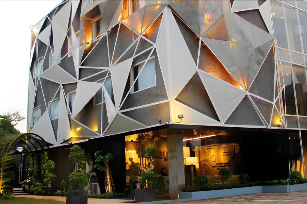Couleur Hotel Cengkareng Jakarta Exteriör bild