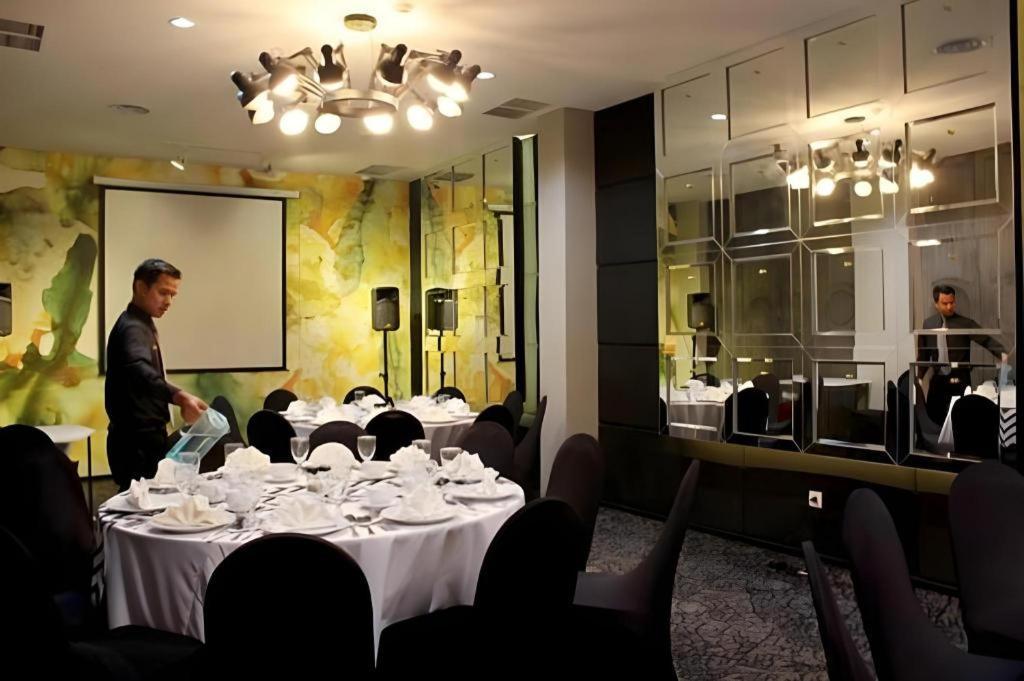 Couleur Hotel Cengkareng Jakarta Exteriör bild