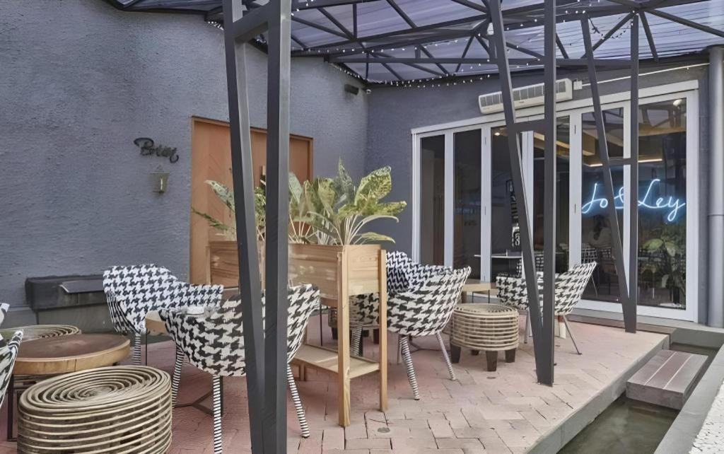 Couleur Hotel Cengkareng Jakarta Exteriör bild